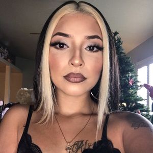 Meet your Posher, Ellyxia